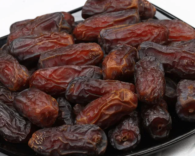 Perkhidmatan borong kurma untuk peniaga